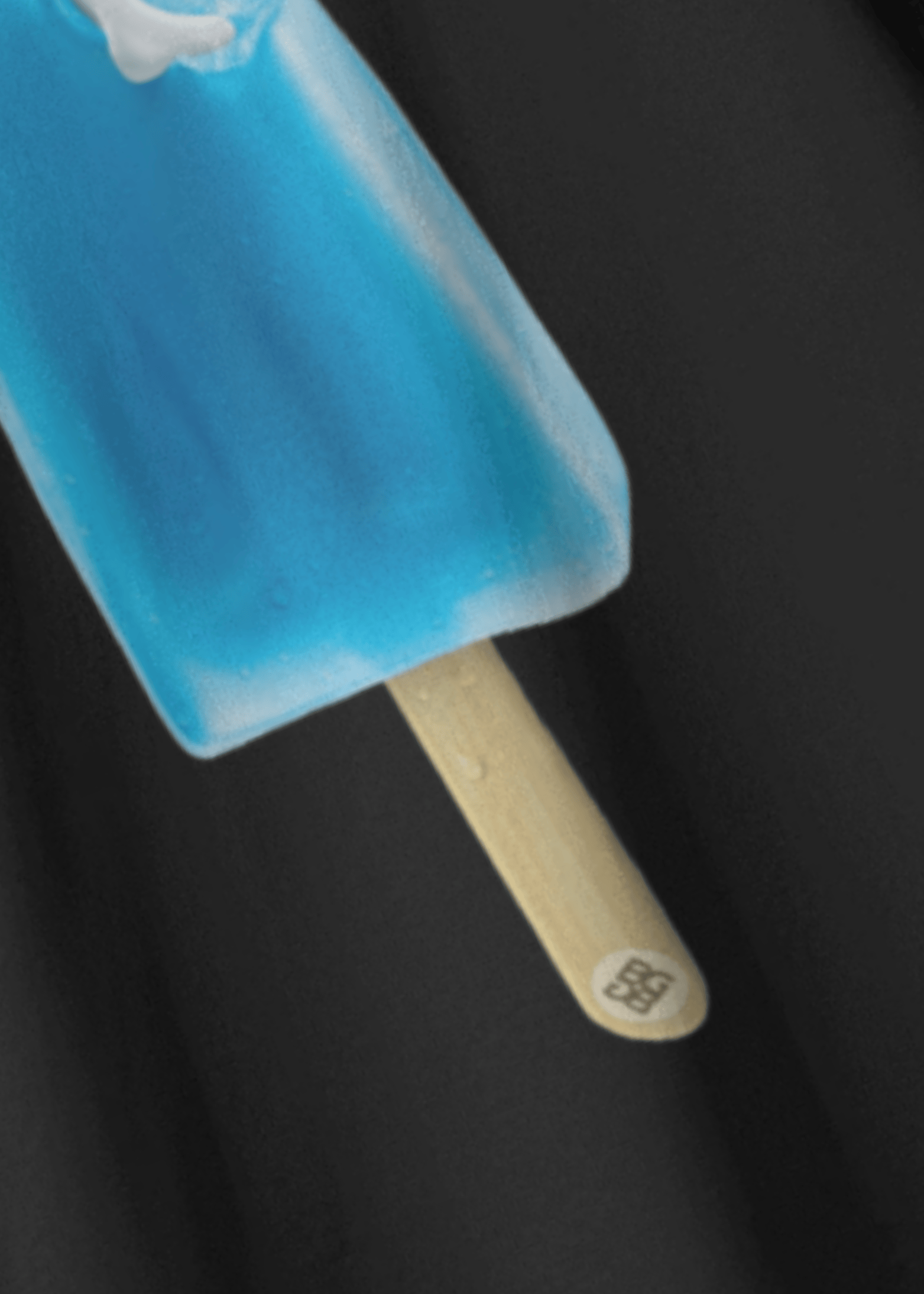 BLUE ICE CREAM BLACK T-SHIRT